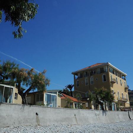 Holiday'S Beach Aparthotel Ventimiglia Exterior foto