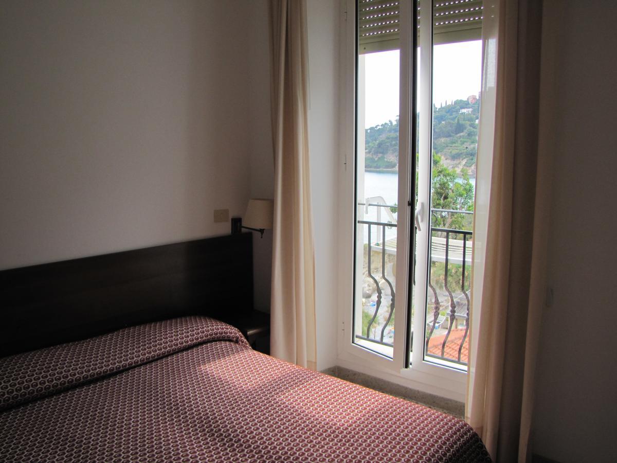 Holiday'S Beach Aparthotel Ventimiglia Exterior foto