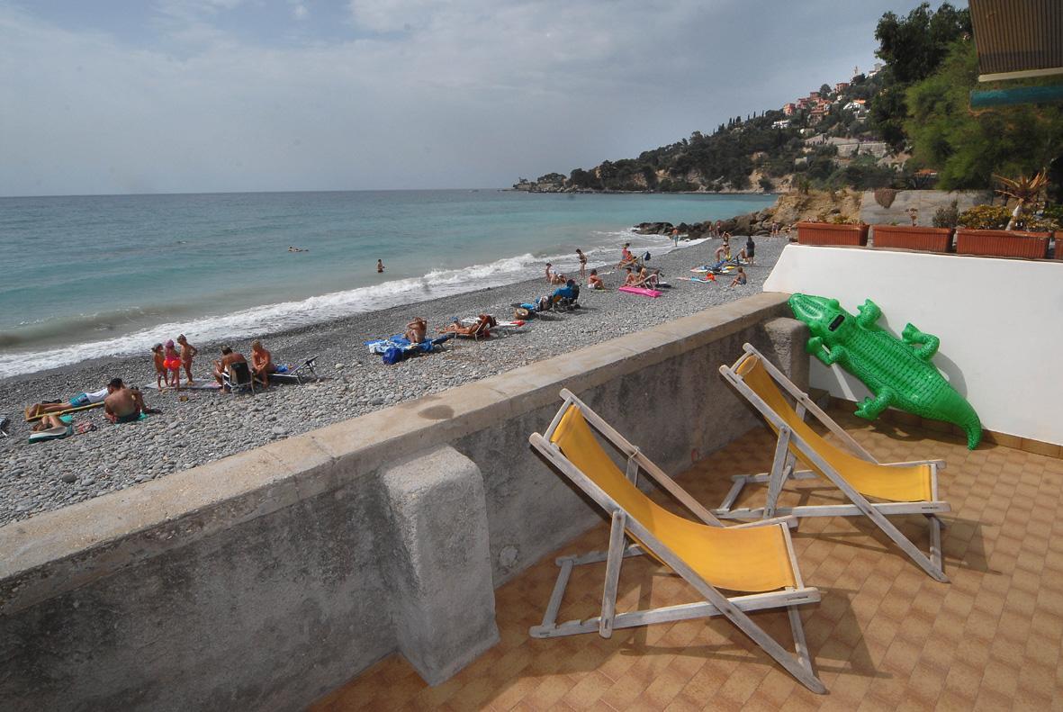 Holiday'S Beach Aparthotel Ventimiglia Exterior foto