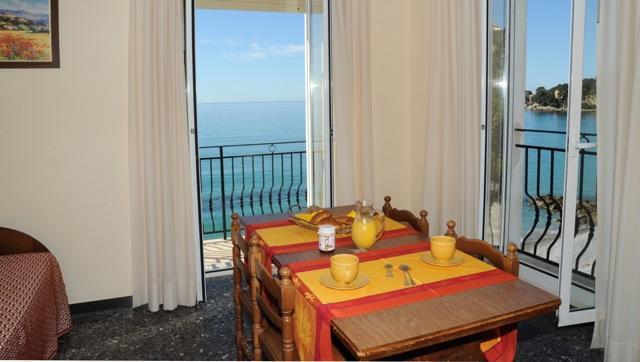 Holiday'S Beach Aparthotel Ventimiglia Exterior foto
