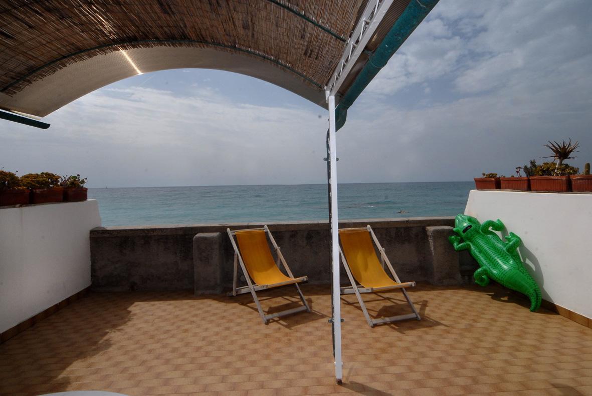 Holiday'S Beach Aparthotel Ventimiglia Exterior foto