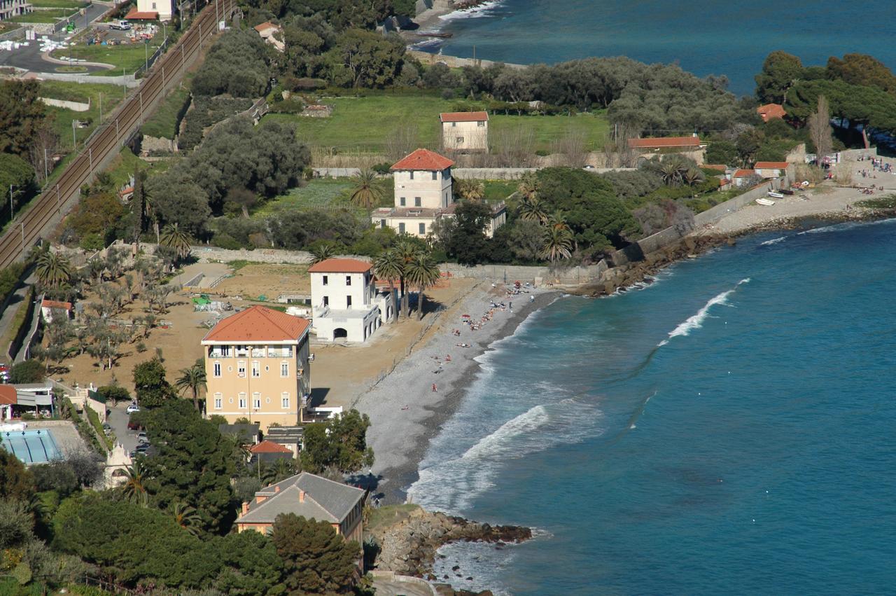 Holiday'S Beach Aparthotel Ventimiglia Exterior foto